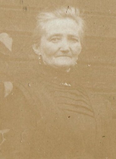 Anna E 1912